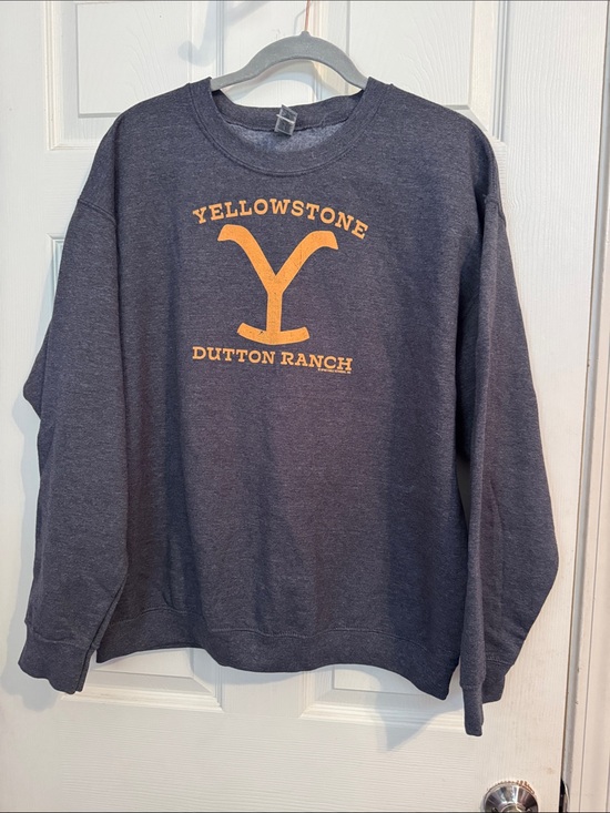 Gildan Other - Gildan Navy Crewneck Sweatshirt with Gold Yellowstone Logo